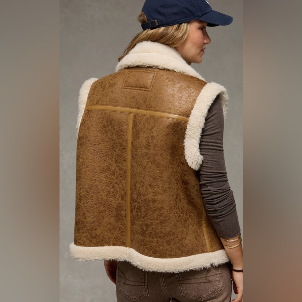 American Eagle Light Brown Faux Leather Shearling Bomber Vest - Size S - Picture 4 of 6